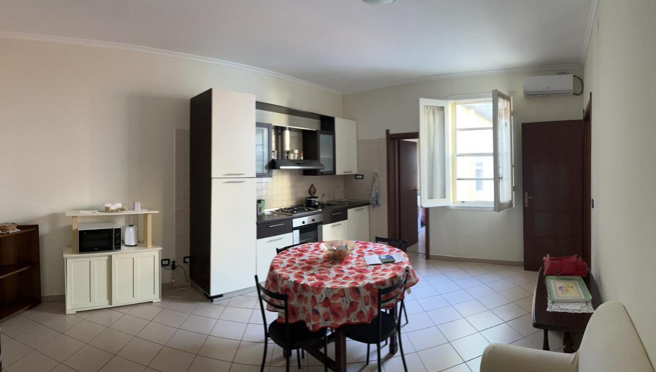 Casa Adriana, Centralissima, Confinante Ospedale Civile Sassari Eksteriør billede